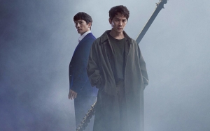 Ji Sung Jadi Saudara Kembar di 'Adamas', 8 Potret Artis Luar Biasa Berperan Ganda Dalam Satu Drama