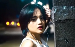 Disebut Non Muslim, Momen Jeje Linces Pakai Hijab dan Senandungkan Selawat Disorot