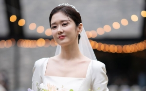 Gaun Pengantin Jang Nara Saat Menikah Jadi Tren, Ini Detail Penampilan Simpel Tapi Elegan