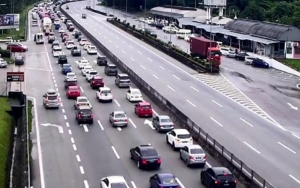 Jalanan Malaysia Padat di Momen Mudik Idul Adha, Warga Diimbau Tetap Jaga Prokes 