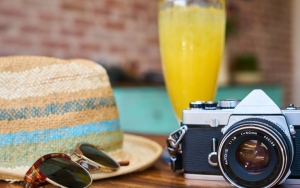 Enggak Sekadar Liburan, Ini 8 Keuntungan Menarik yang Bakal Kalian Dapat Saat Staycation