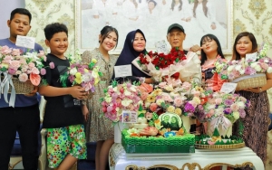 Tangisan Ortu Via Vallen Pecah Saat Sampaikan Pesan Ini di Acara Pengajian Jelang Nikahan Sang Putri