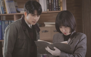 Love Line Park Eun Bin dan Kang Tae Oh di 'Extraordinary Attorney Woo' Tuai Perdebatan