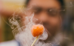 Jajanan 'Ice Smoke' Disebut Keluarkan Api dan Bakar Tubuh Bocah 5 Tahun, Ini Penjelasan Pakar