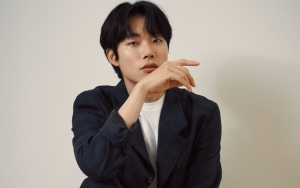Ryu Jun Yeol Bolak-Balik Ganti Pakaian Dalam Saat Syuting 'Alienoid', Kenapa?