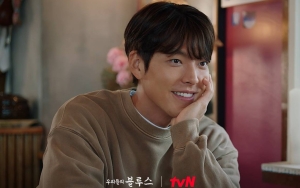 Dibilang Suami Idaman, Kim Woo Bin Rendah Hati Sebut Peran Gagal Tanpa Sosok Ini di 'Our Blues'