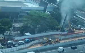 Imbas Kebocoran Pipa Gas di MT Haryono Lalu Lintas ke Cawang Ditutup, Picu Kemacetan