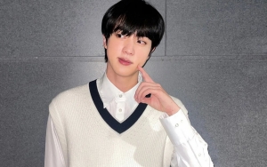  Visual Jin Saat Terima Plakat Kehormatan World EXPO 2030 Busan Bareng BTS Tuai Sorotan Netter