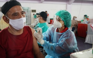 Kasus COVID-19 Naik dan Virus Terus Bermutasi, RI Perlu Vaksinasi Dosis ke-4?