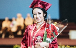 Dikira Sepupu Jeje Slebew, 10 Potret Elegan Kaneishia Putri Dede Yusuf