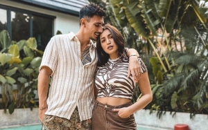 Bareng Suami, Jessica Iskandar Kini Naik Taksi Online Usai 11 Mobilnya Raib Malah Direspons Ngakak?