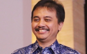Roy Suryo Lemas Usai 12 Jam Diperiksa Sebagai Tersangka Meme Stupa, Keluar Pakai Kursi Roda