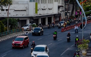 Susul Tunjungan Fashion Week, Polisi Bubarkan Kerumunan Massa di kawasan Citayam Fashion Week