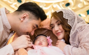 Siti Badriah Pamer Foto Manglingi Sang Bayi Kenakan Hijab, Bagian Ini Bikin Salfok