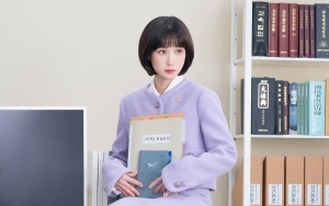 Profesor Ternama Korea Sindir Metode Ilegal Tiongkok Pasarkan Outfit 'Extraordinary Attorney Woo'