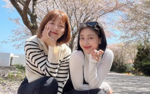 Baru Liburan Bareng, Kim Sejeong Ungkap Sering Dikira Kembar dengan Jihyo TWICE