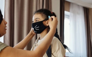 Terbiasa Pakai Masker Akibat COVID, Anak-anak Jepang Kini Berisiko Kena Heat Stroke saat Sekolah