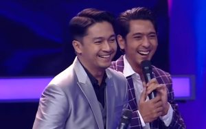 IDSA 2022: Momen Arya Saloka Saat Satu Panggung dengan Deva Mahenra Jadi Perbincangan, Canggung?