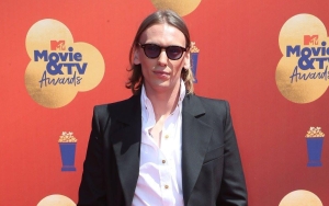 Jamie Campbell Bower Kenang Dilarikan Ke RS Karena Gangguan Kesehatan Mental, Beber Perjuangan Pulih