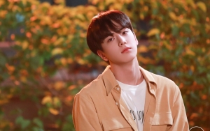 Younghoon THE BOYZ Rekomendasikan Vitamin Rambut Merek Indonesia