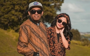 Tangis Mutia Ayu ‘Ambyar’ Dengar Lagu Glenn Fredly Ini Dinyanyikan Rossa di Konser