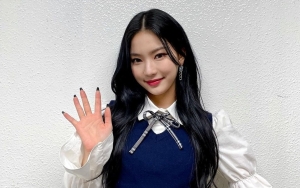 Batal Tampil di 'Inkigayo' Karena Cedera, 8 Potret Ceria Isa STAYC