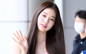 Visual Makin Menjadi-Jadi. Jang Won Young IVE Bikin Terperangah Pamer Abs Perut di Bandara