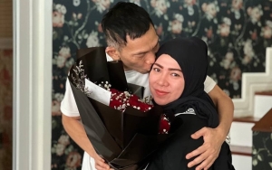Video Kocak Melly Goeslaw Peringati 27 Tahun Menikah, Sikap 'Cuek' Anto Hoed Jadi Perbincangan
