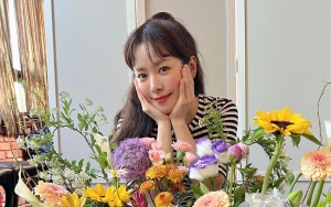 Han Ji Min Bagikan Momen Main Bareng Bayi Baru Lahir, Ukuran Wajah Hampir Sama Besar?