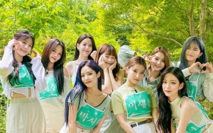 Tampil Perdana Tanpa Gyuri, fromis_9 Kompak Dandan Ala 'Cewek Mamba' selain Member Ini