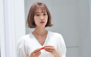 Park Shin Hye Selfie Perdana Usai Melahirkan Anak Choi Tae Joon, Kini Gemukan?