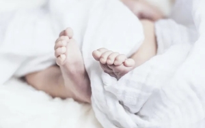 Miris, Bayi 6 Bulan Meninggal Usai Orangtua Nekat Bawa Naik Motor Tegal-Surabaya Demi Nonton Bola
