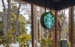 Antusiasme WNI di Sri Lanka Hingga Starbucks Dalam Menyambut HUT RI ke-77