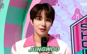 Jungwoo NCT Hibur Fans yang Kehabisan Hadiah dengan Berikan Barang Pribadi Ini