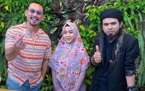 Gus Samsudin Kena Julid Sederet Artis Saat Temukan Benda Keramat di Rumah Denny Sumargo 