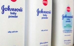 J&J Akan Setop Penjualan Bedak Bayi Berbahan Dasar Talk Secara Global