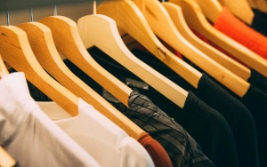 Tren Thrifting, Larangan Masuk Indonesia Hingga Pemusnahan Baju Bekas Impor Senilai Rp 8,5 Miliar
