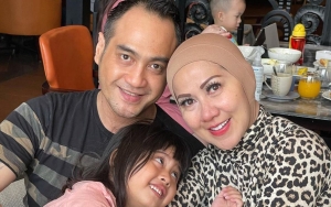Dicium Ferry Irawan, Vania Putri Venna Melinda Spontan Nyeplos Begini Bikin Gagal Fokus