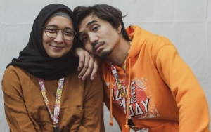 Jarang Diumbar, Duta Sheila On 7 Pamer Kemesraan Dengan Adelia Lontoh Sang Istri di Momen Spesial
