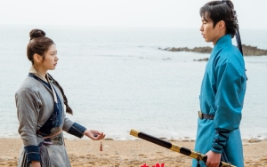 Bikin Baper, Sutradara Puji Akting Lee Jae Wook Saat Cium Jung So Min di 'Alchemy of Souls'