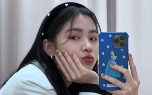 Berangkat ke LA, Begini Gaya Keren Ryujin ITZY yang Pamer Abs di Bandara