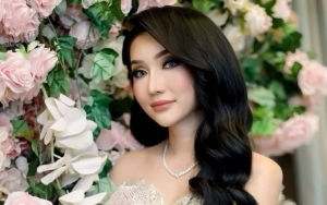 Asyik Makeup, Bentuk Hidung Lucinta Luna Justru Bikin Gagal Fokus