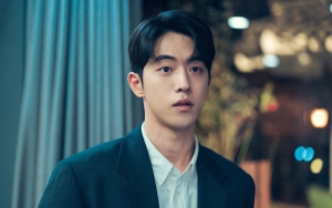Nam Joo Hyuk Tampil Perdana usai Rumor Bully, Menawan Jadi 'Cowok Bumi' di Singles Korea
