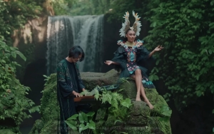 10 Potret Nyentrik Novia Bachmid, Kembali Digaet Alffy Rev Untuk Bintangi 'Wonderful Indonesia'