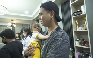 Ramai Dijodohkan dengan Nathalie Holscher, 7 Potret Kedekatan Frans Faisal dan Baby Adzam