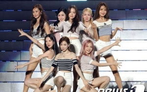 Tak Kuasa Tahan Tangis di Panggung 'SMTown Live', SNSD Bikin Fans Ikutan Mewek