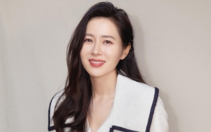 Son Ye Jin Serba Pink Ala Cewek Kue, Intip 11 Gaya Artis Korea Pamer Baby Bump di Pemotretan