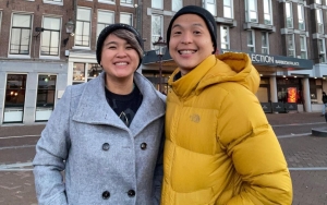 Meira Anastasia Ngaku Masih 'Bucin' ke Ernest Prakasa, Caption Sweet Disorot