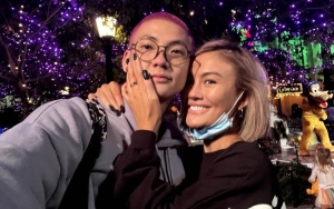 Beda 13 Tahun, Agnes Monica Pamer 'Diseret' Manja oleh Adam Rosyadi Bak Bucin