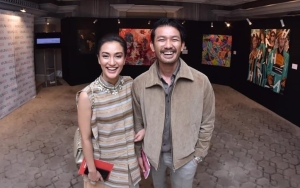 Rio Dewanto Tunjukkan Perbedaan Mencolok dengan Istri di Ultah Pernikahan Ke-9, Apa Itu?